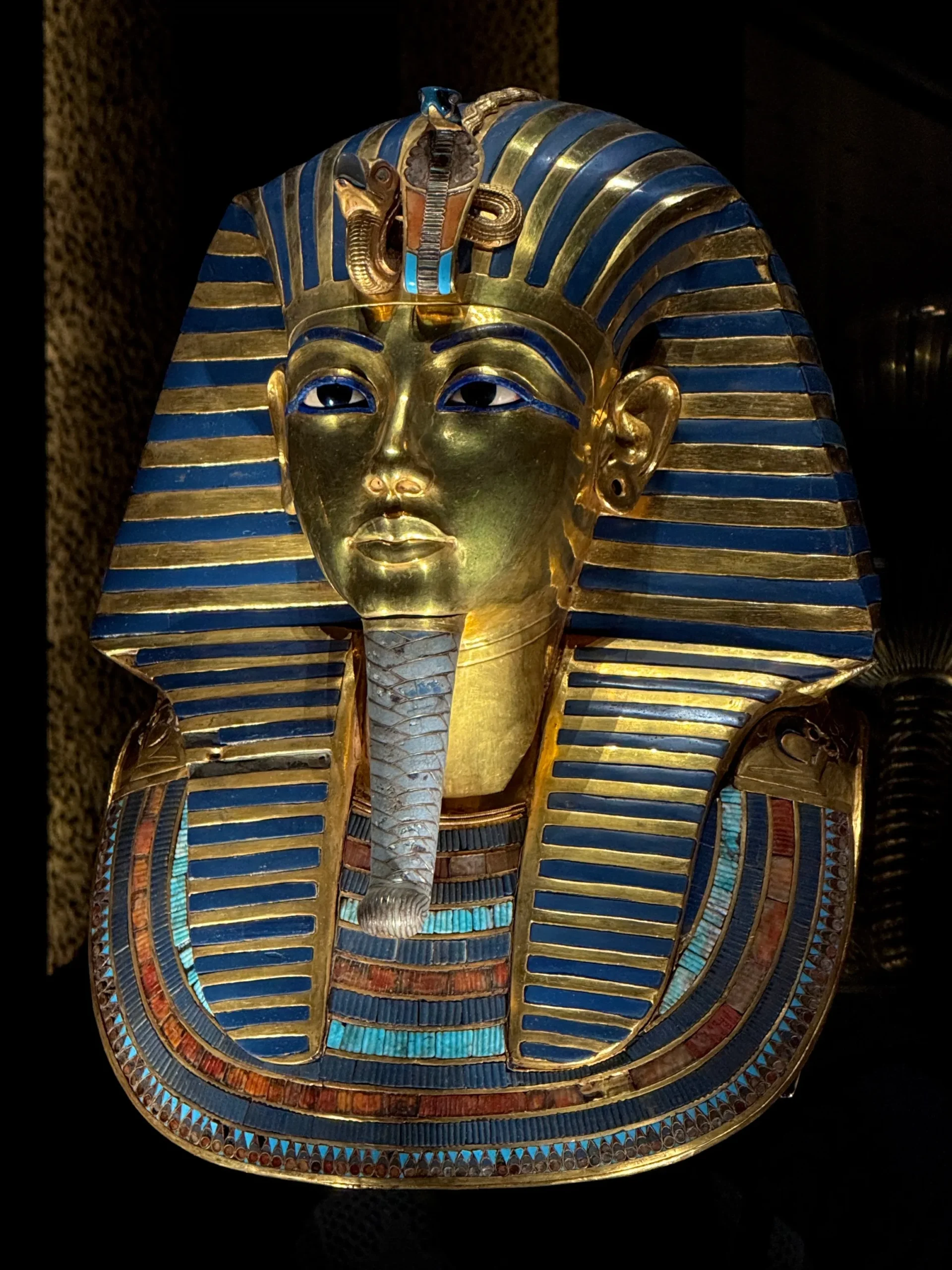 Het gouden dodenmasker van Toetanchamon, hoogtepunt van het Grand Egyptian Museum